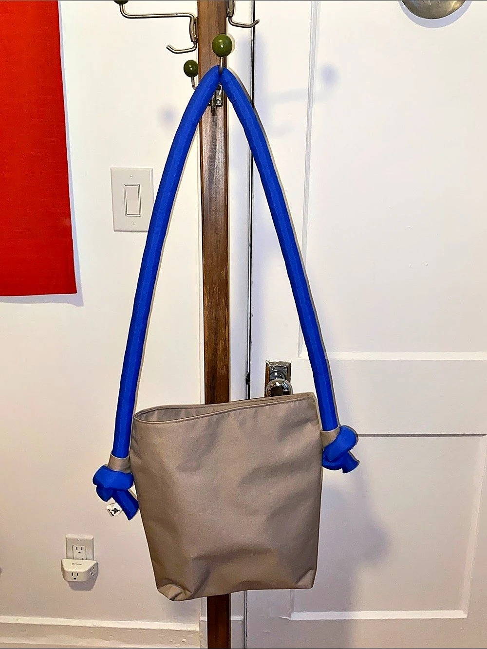 Jin Studo Shoulder Bag in Taupe & Blue